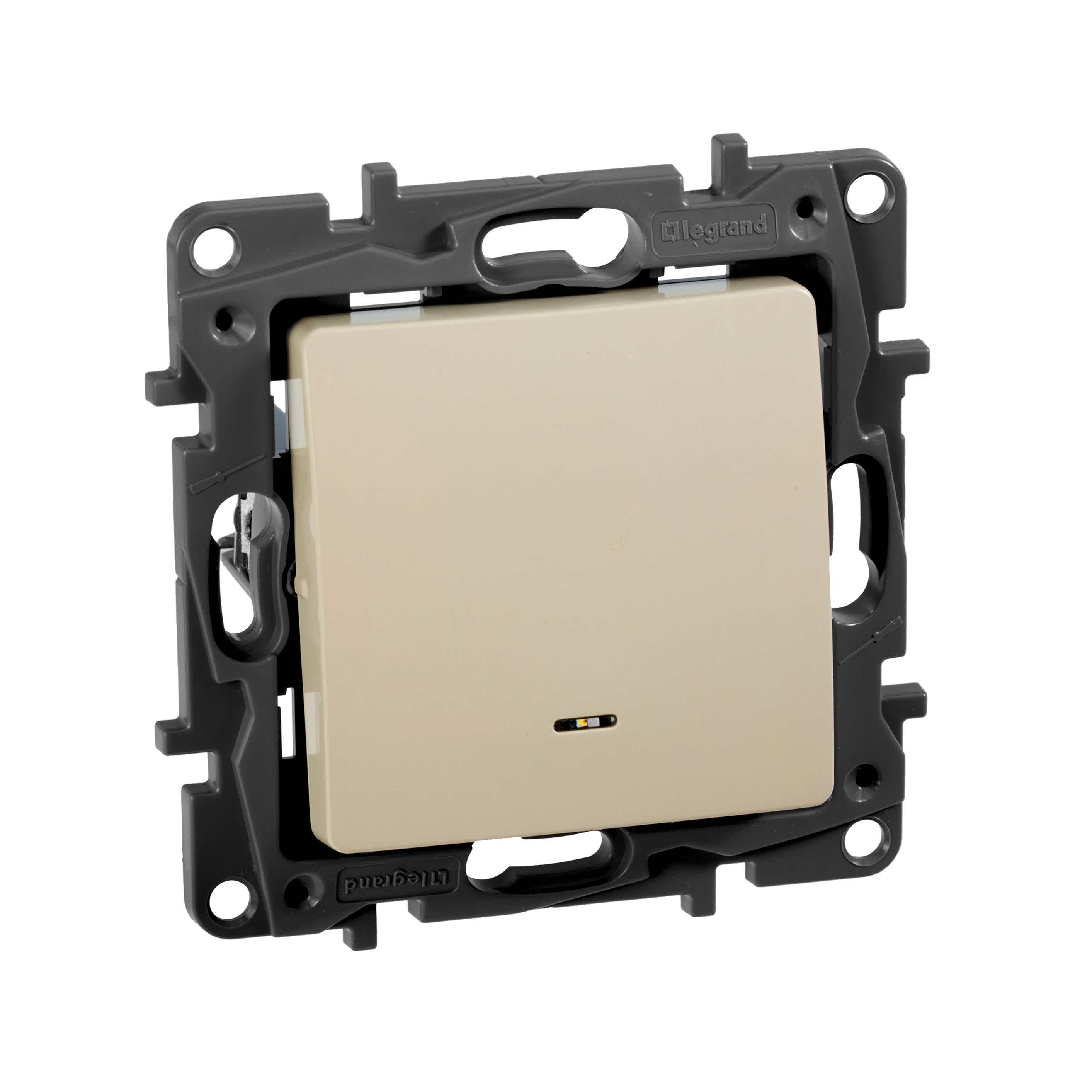 Изображение Переключатель Legrand Etika Слоновая кость с подсветкой, 10А, автоматические клеммы (арт.672315)